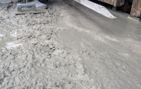 水泥基生产泡沫成“拦路虎”?水泥砂浆用消泡剂,高效破泡还提耐久性